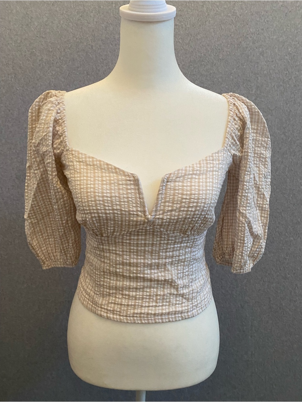 Abercrombie & Fitch Top Womens XS Smocked Puff Sleeve Crop Beige Seersucker